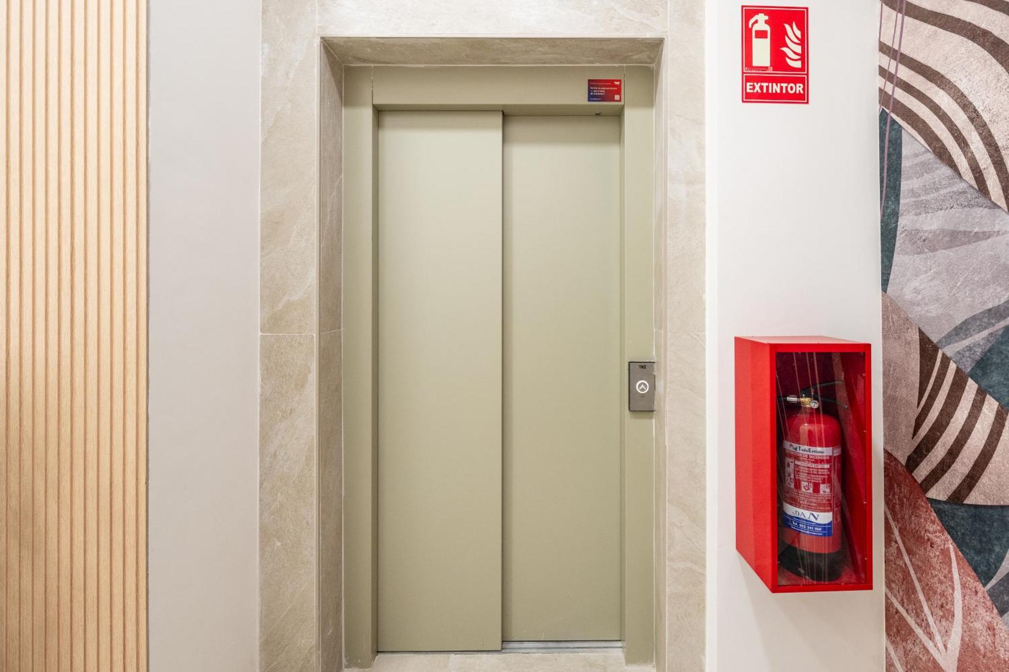 At Villafiel Atarazanas-Plaza Málaga Eksteriør billede